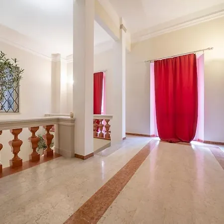 Loft Con Travi A Vista In Centro Storico Di Appartamento Modena